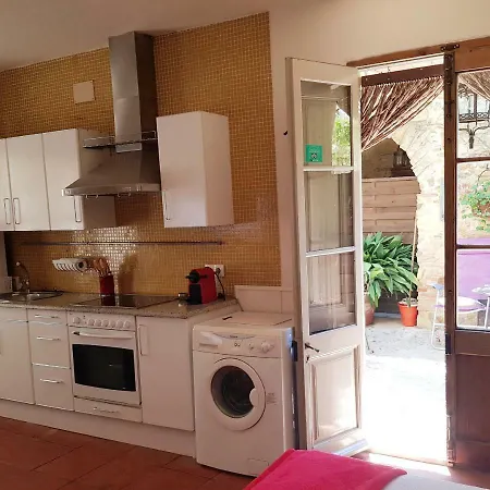 Petit Apartament Amb Pati Al Poble De Pals